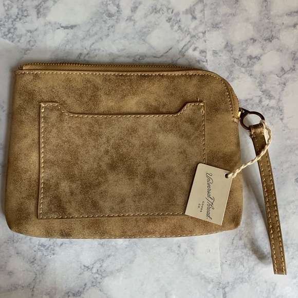 Universal Thread Handbags - 50% off bundles NWT UNIVERSAL THREADS Wristlet